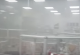 Вечером произошел пожар в торговом центре! Видео
